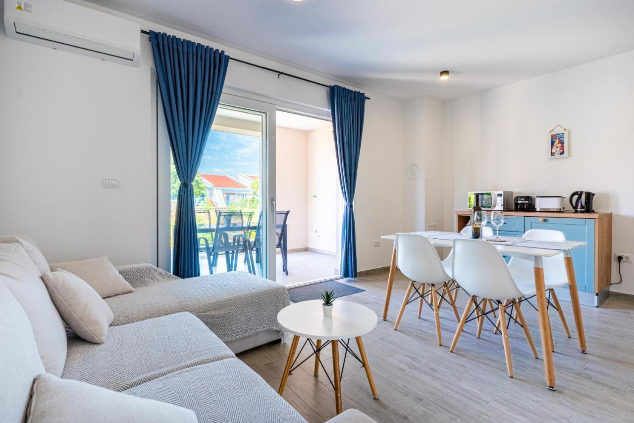 New 4 Star Apartment M&A In Town كريس المظهر الخارجي الصورة